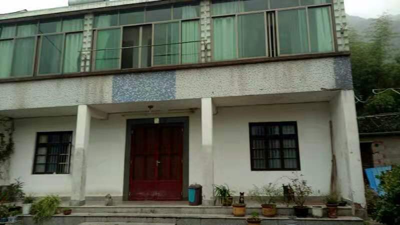 胡立忠.jpg